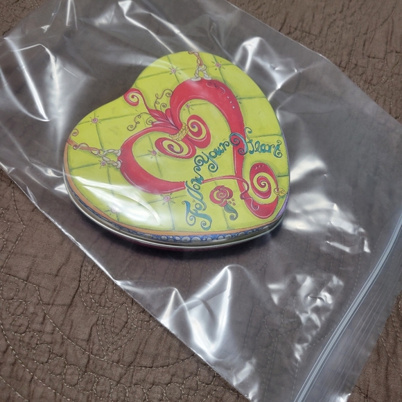 Brighton Large Metal Tin Follow Your Heart Trinket Jewelry Gift Box - Picture 8 of 9